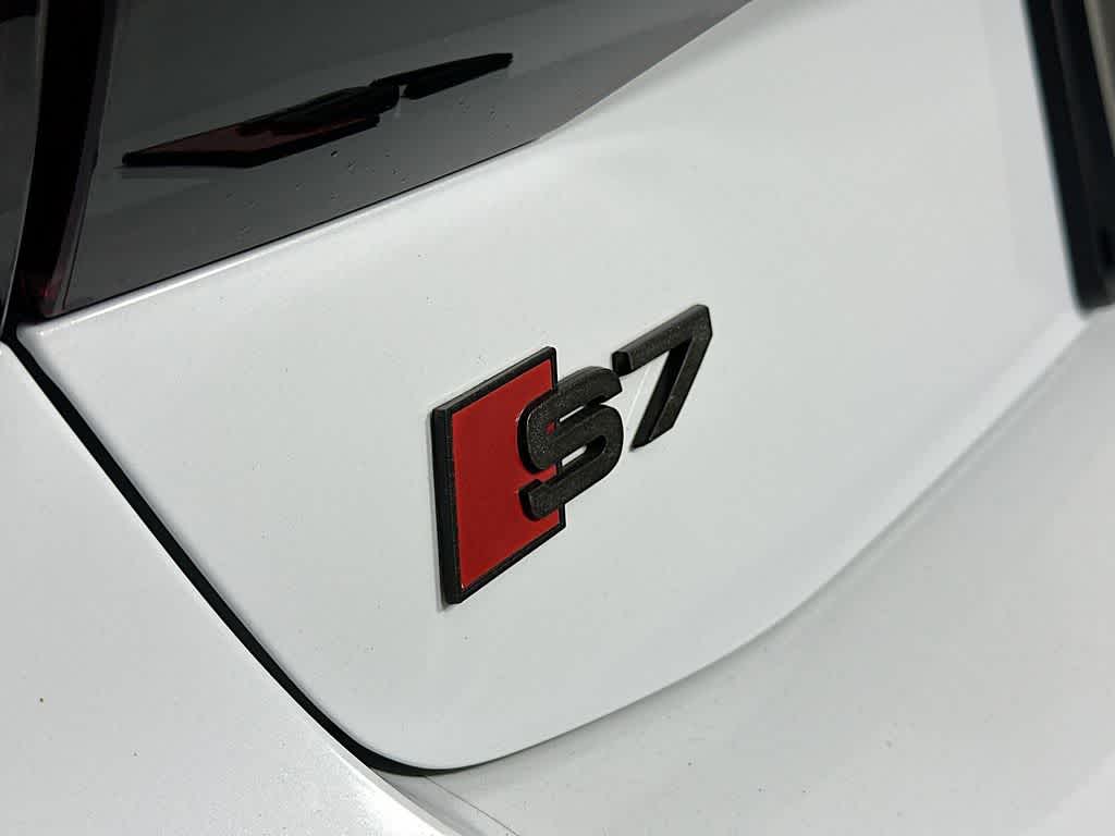Thumbnail: 2021 Audi S7 - 7