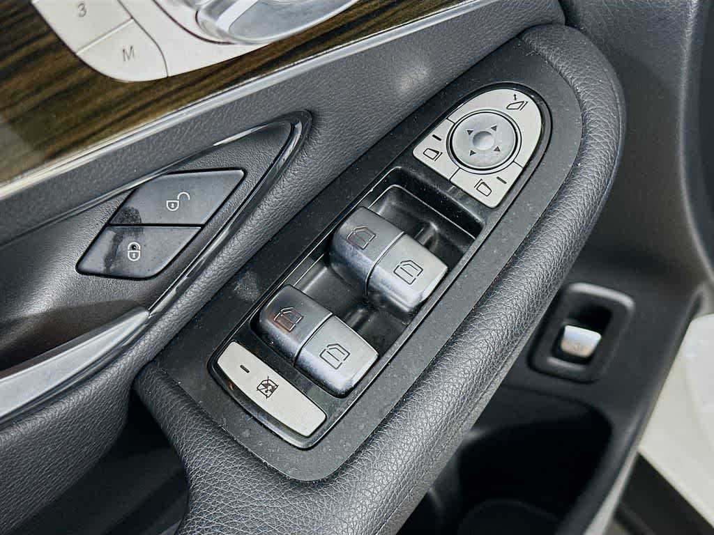 Thumbnail: 2020 Mercedes-Benz GLC - 28