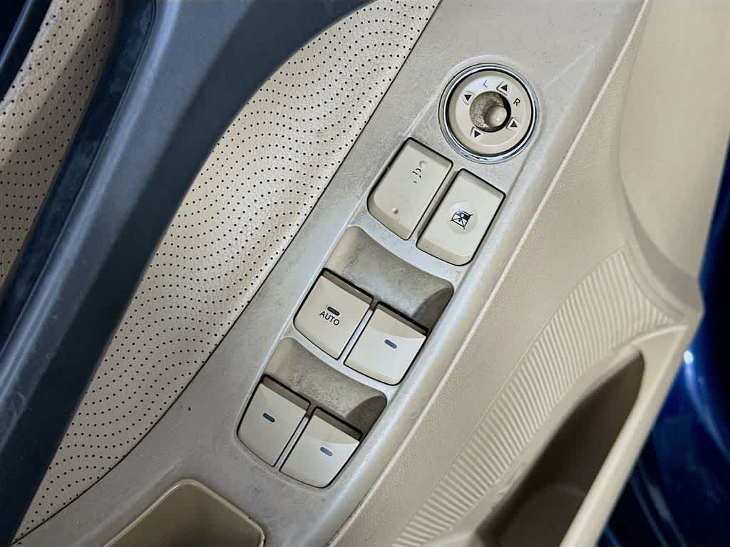 Thumbnail: 2013 Hyundai Elantra - 27