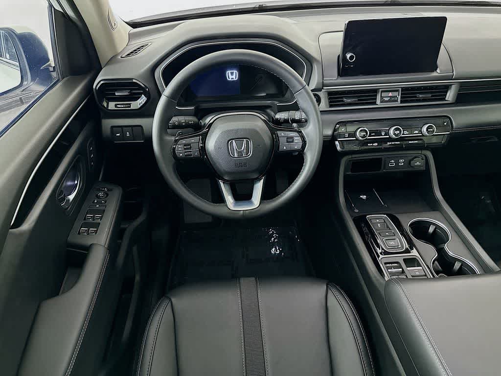 2025 Honda Pilot Touring 10