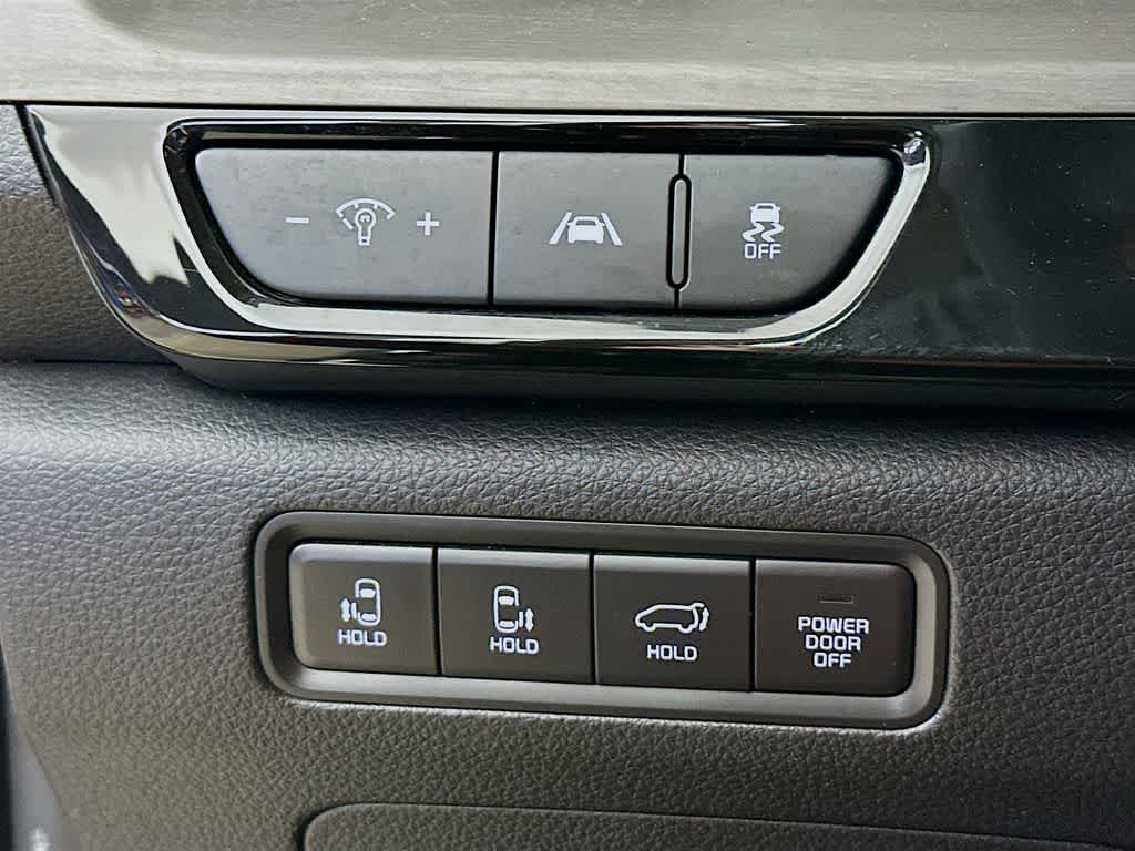 Thumbnail: 2022 Kia Carnival - 27