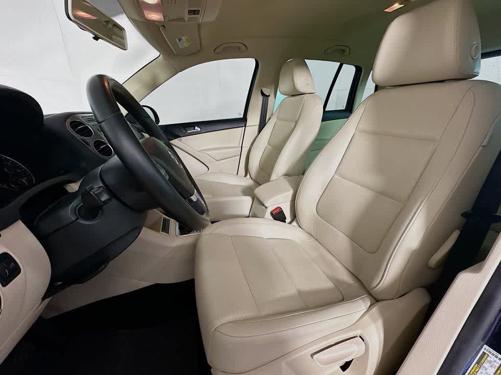 Thumbnail: 2015 Volkswagen Tiguan - 12