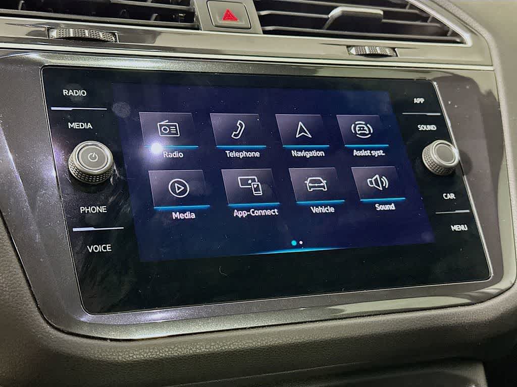 Thumbnail: 2024 Volkswagen Tiguan - 17