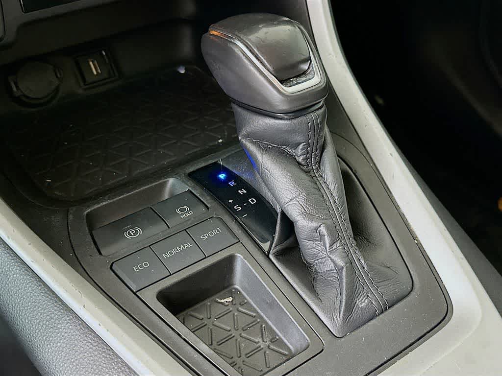 Thumbnail: 2021 Toyota RAV4 - 19