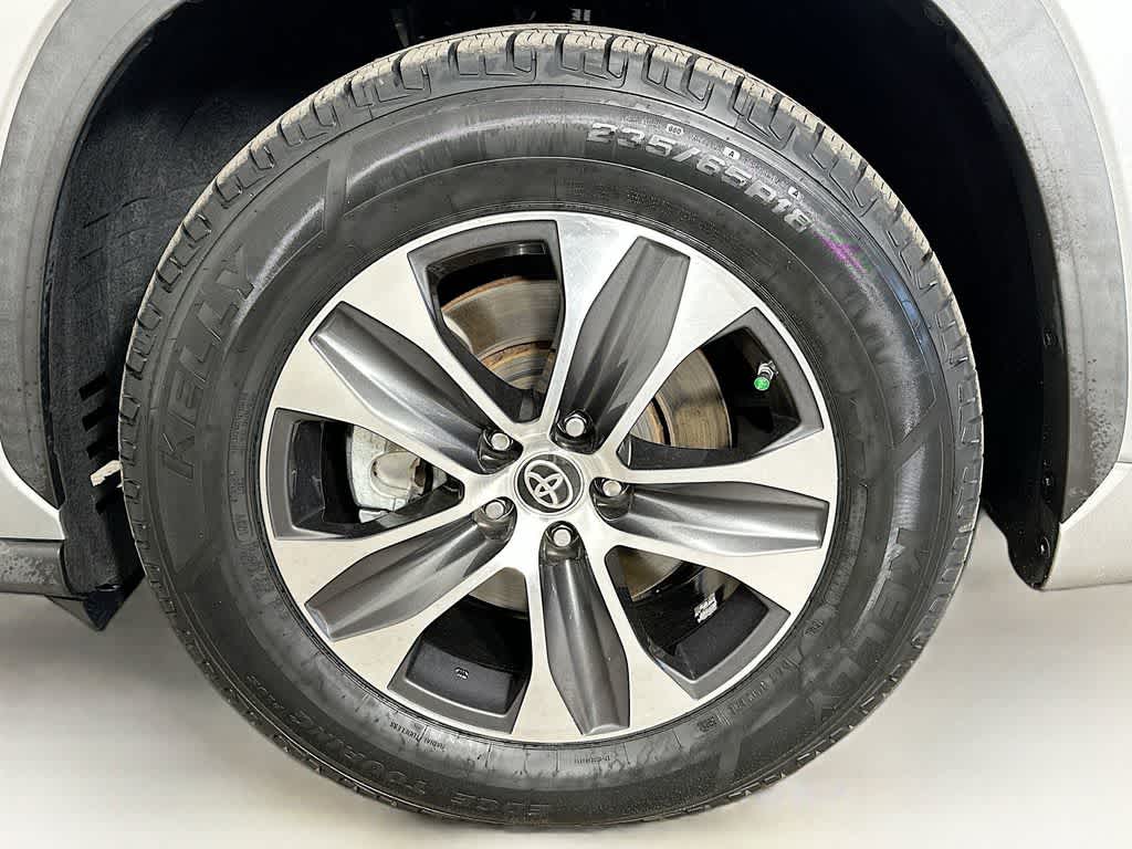 Thumbnail: 2020 Toyota Highlander - 8
