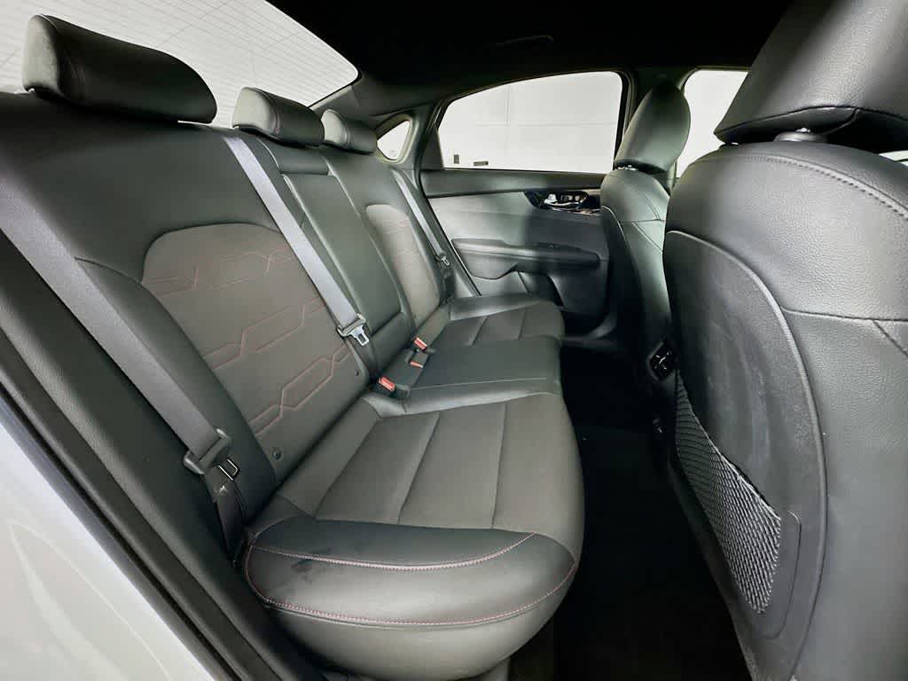 Thumbnail: 2024 Kia Forte - 32