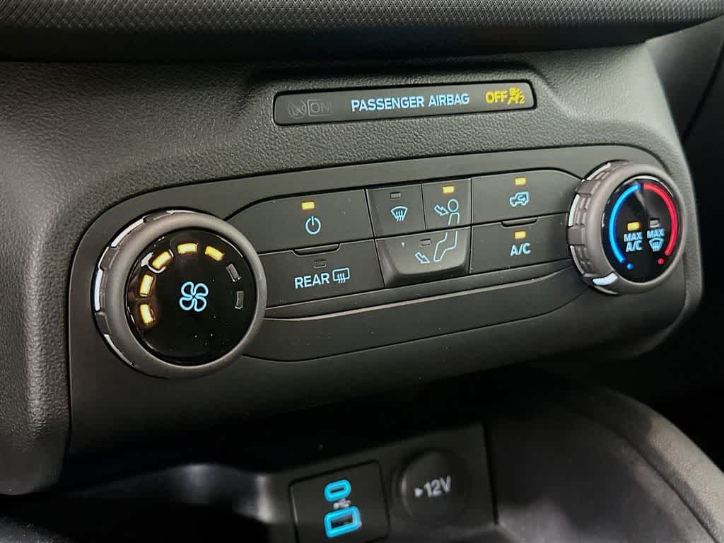 Thumbnail: 2022 Ford Bronco Sport - 17