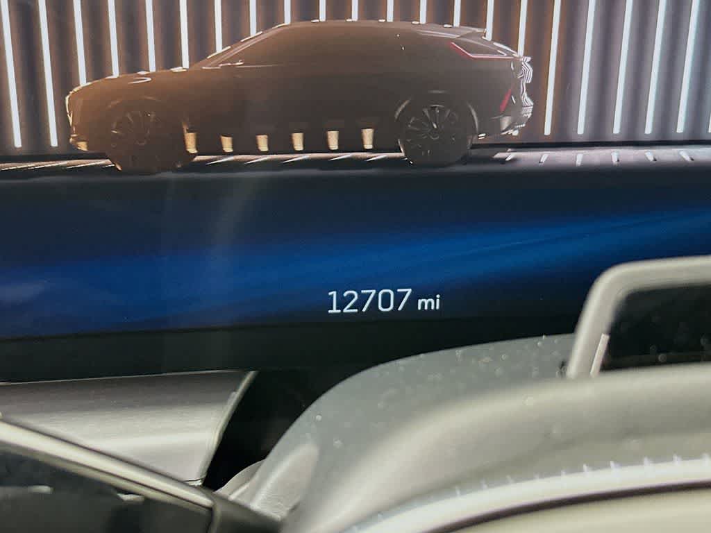 Thumbnail: 2024 Cadillac Lyriq - 20