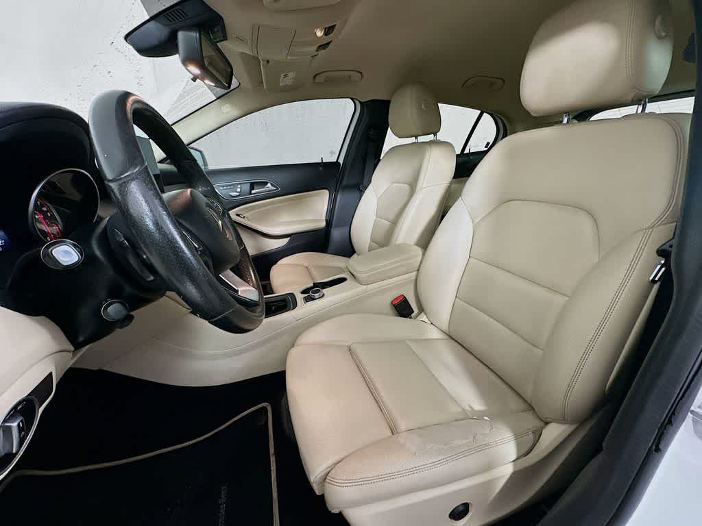 Thumbnail: 2018 Mercedes-Benz GLA - 12