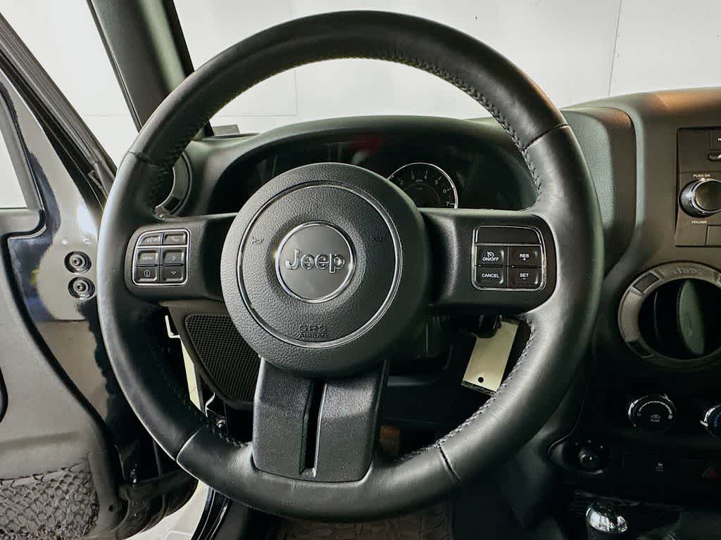 Thumbnail: 2016 Jeep Wrangler - 15