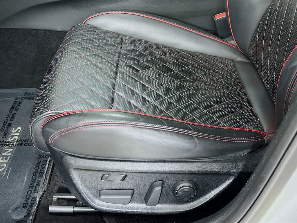 Thumbnail: 2019 Genesis G70 - 32