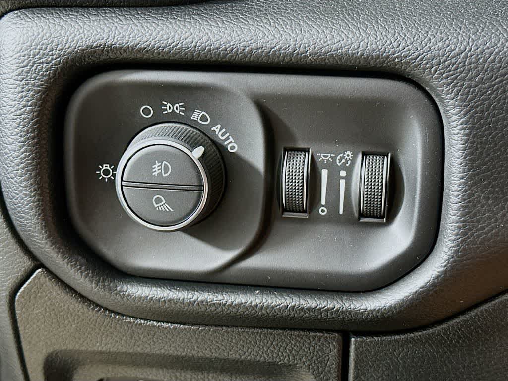 Thumbnail: 2022 RAM 1500 - 25