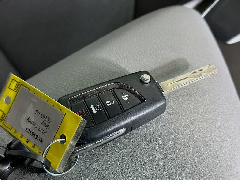 Thumbnail: 2022 Toyota Camry - 20