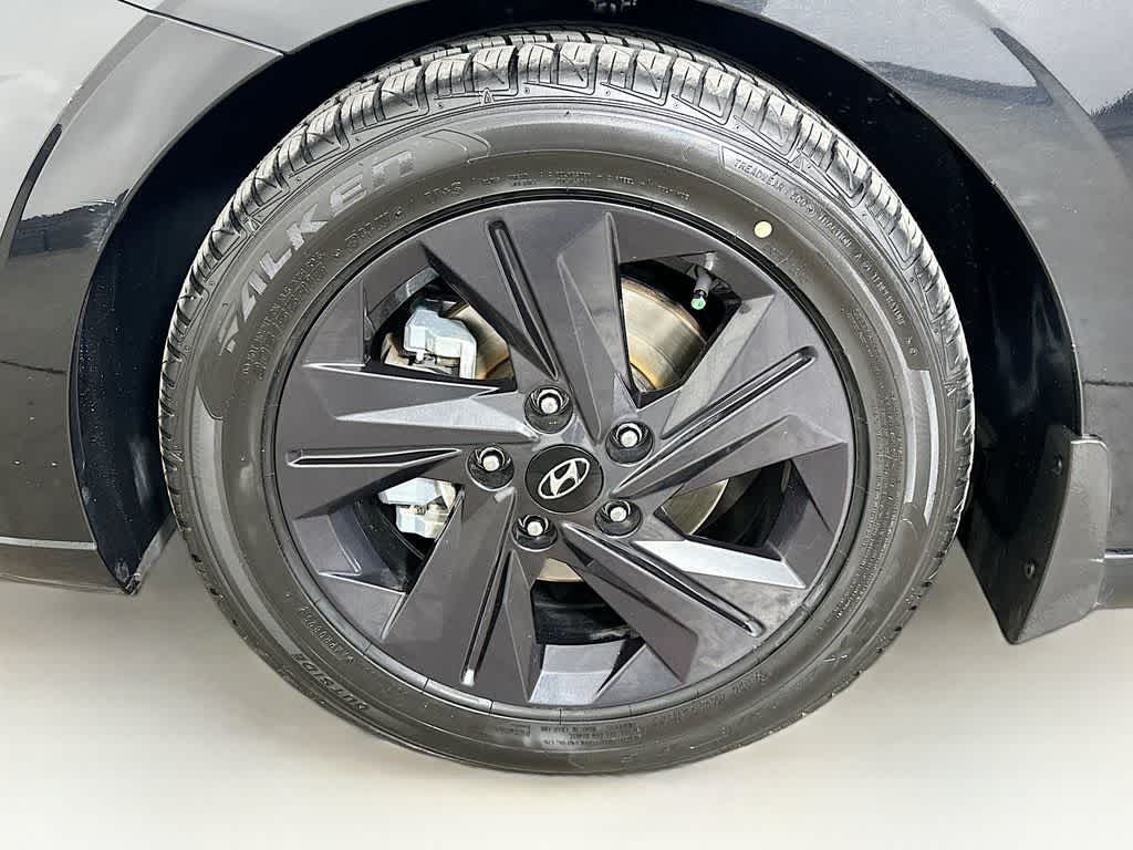 Thumbnail: 2022 Hyundai Elantra - 6