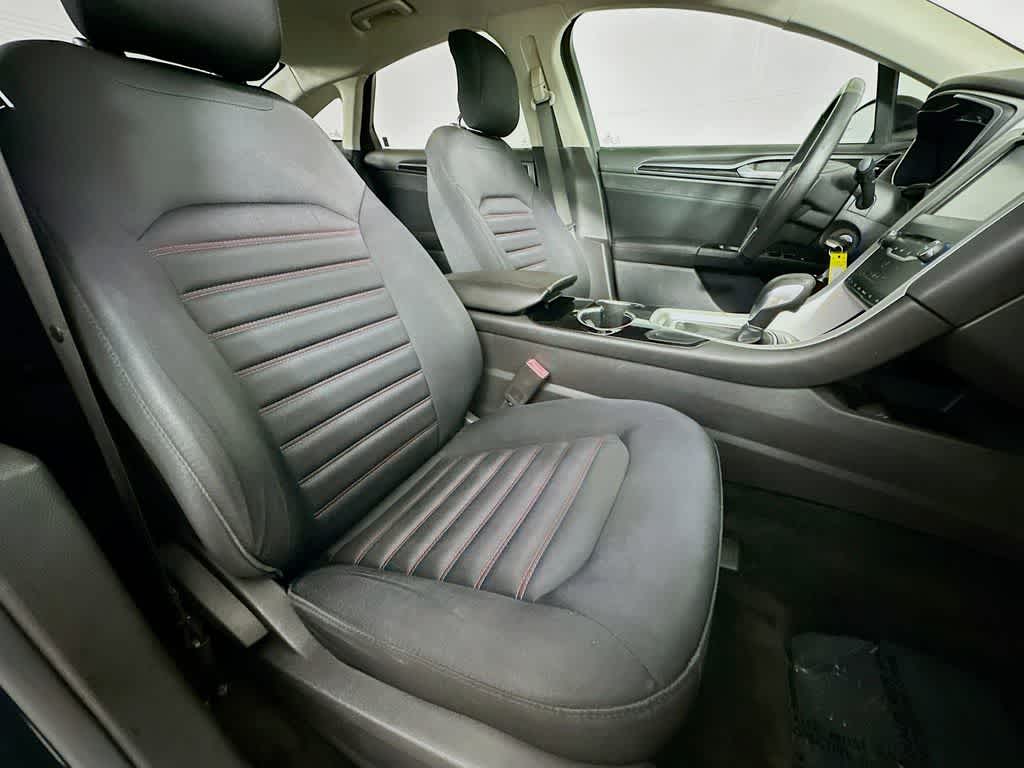 Thumbnail: 2014 Ford Fusion - 15