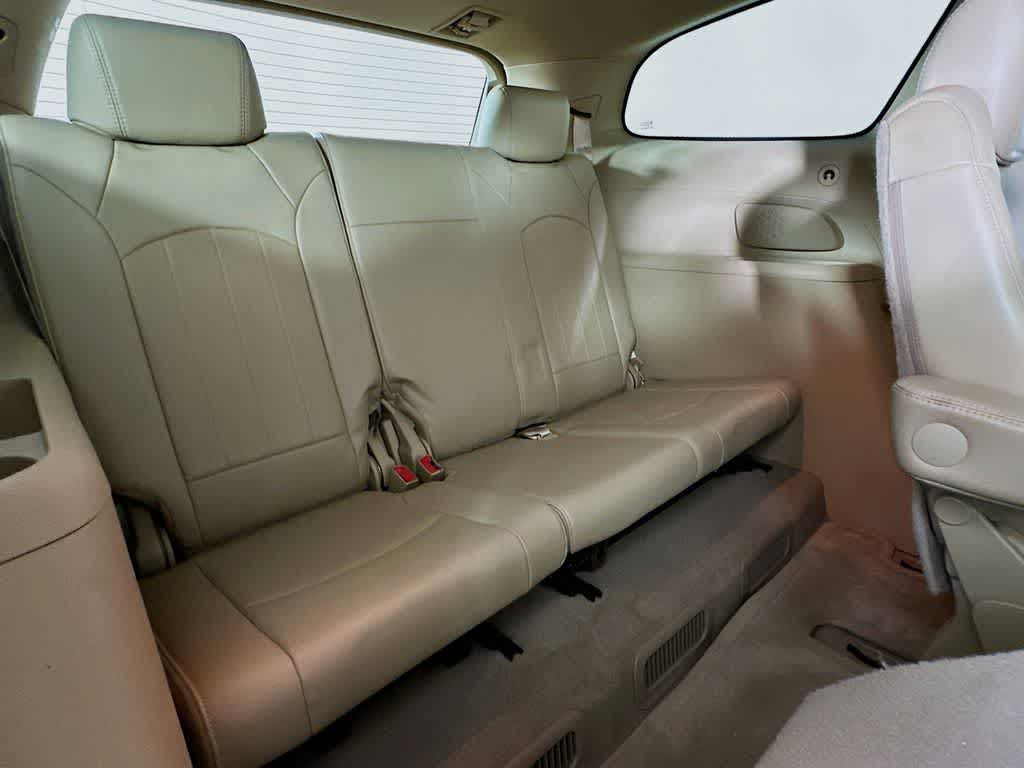 Thumbnail: 2010 Buick Enclave - 34