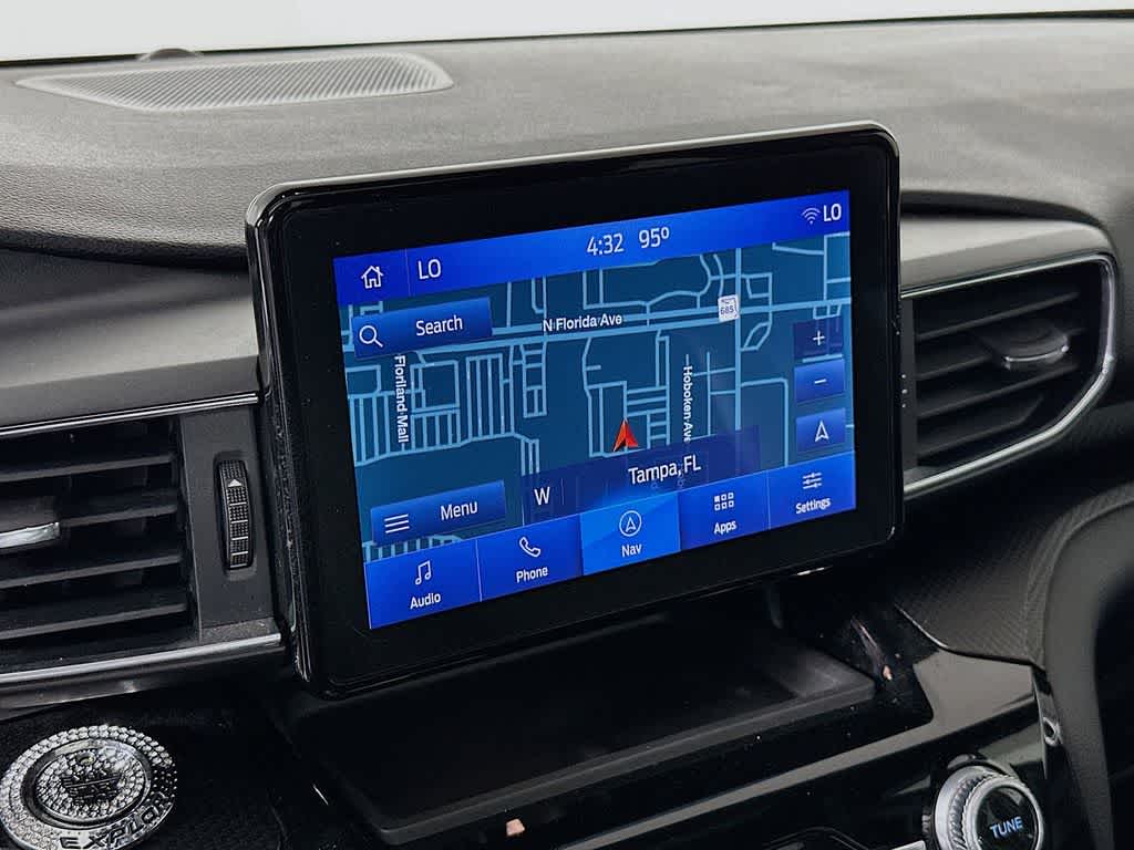 2022 Ford Explorer ST-Line 28