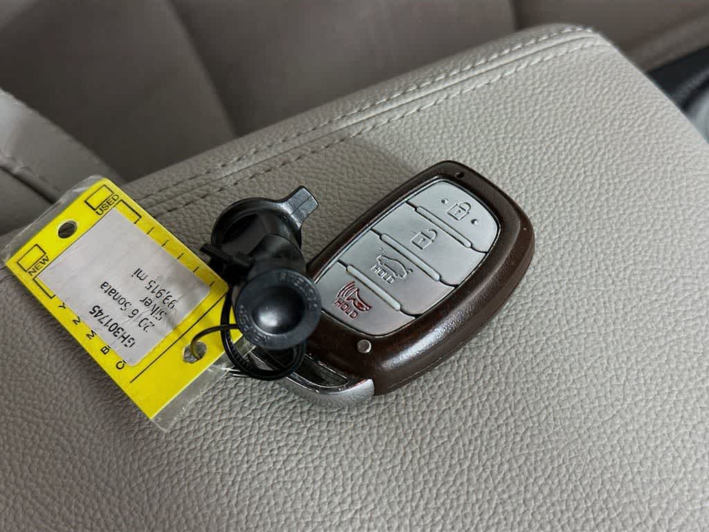 Thumbnail: 2016 Hyundai Sonata - 22