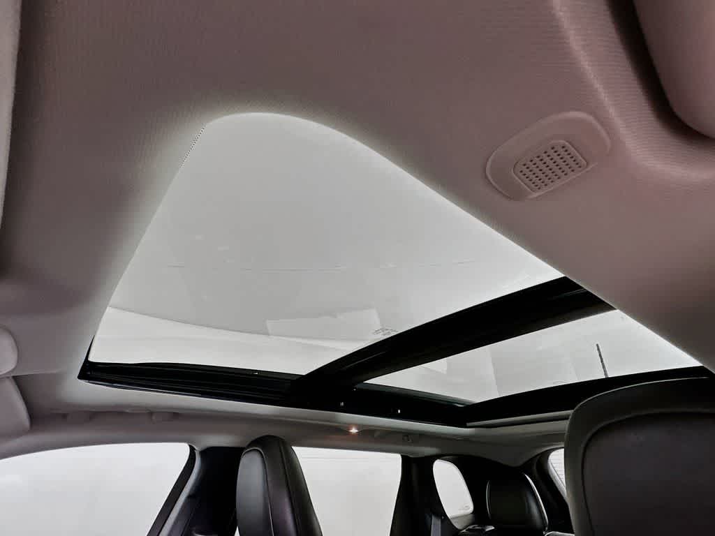 Thumbnail: 2022 Jeep Cherokee - 31