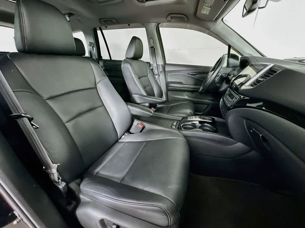Thumbnail: 2016 Honda Pilot - 15