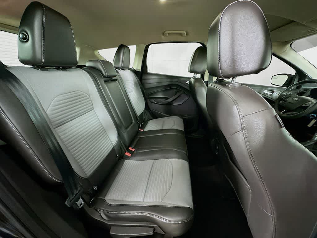 Thumbnail: 2017 Ford Escape - 31