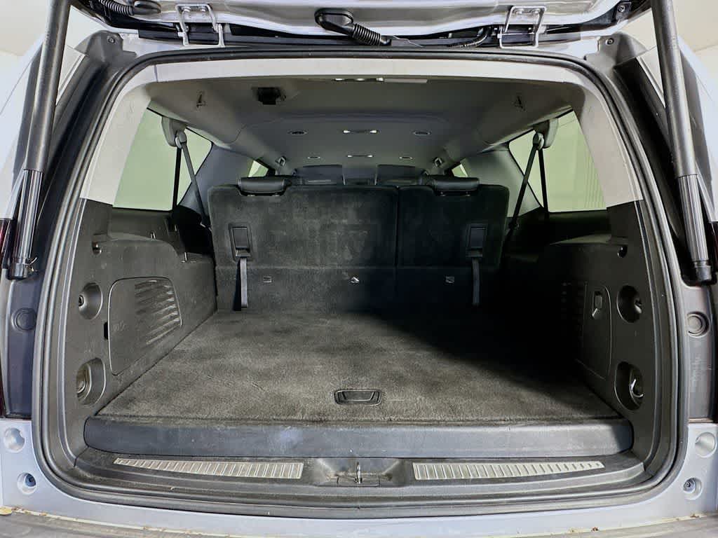 Thumbnail: 2018 Chevrolet Suburban - 21
