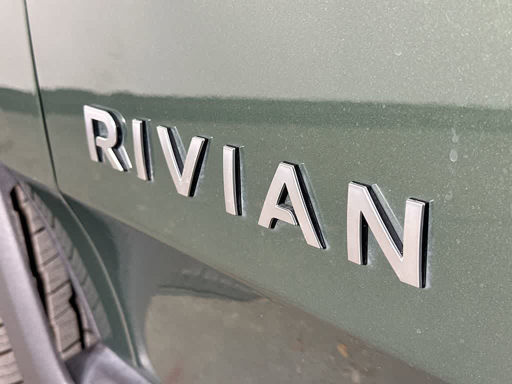 Thumbnail: 2025 Rivian R1S - 7