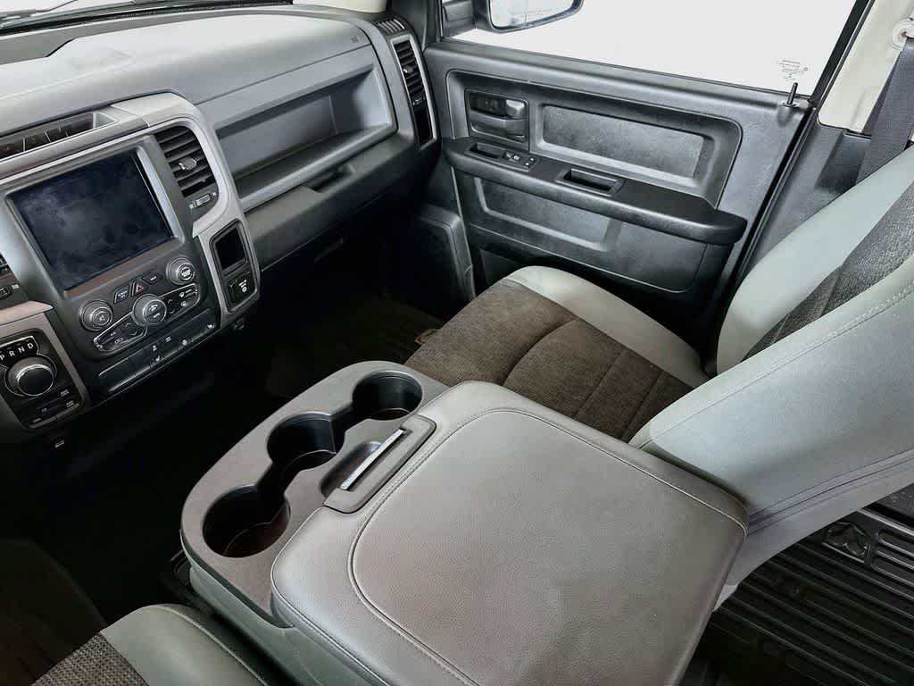 Thumbnail: 2020 RAM 1500 Classic - 11