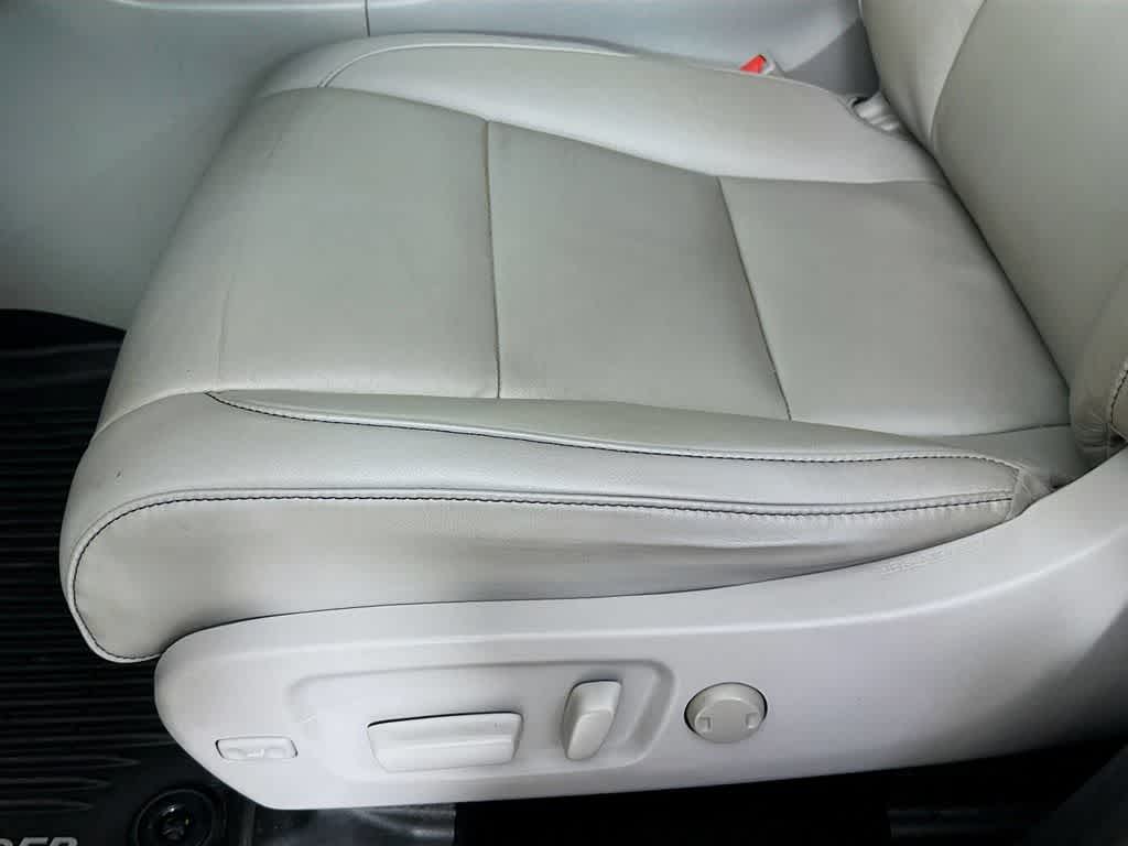 Thumbnail: 2019 Toyota Highlander - 29