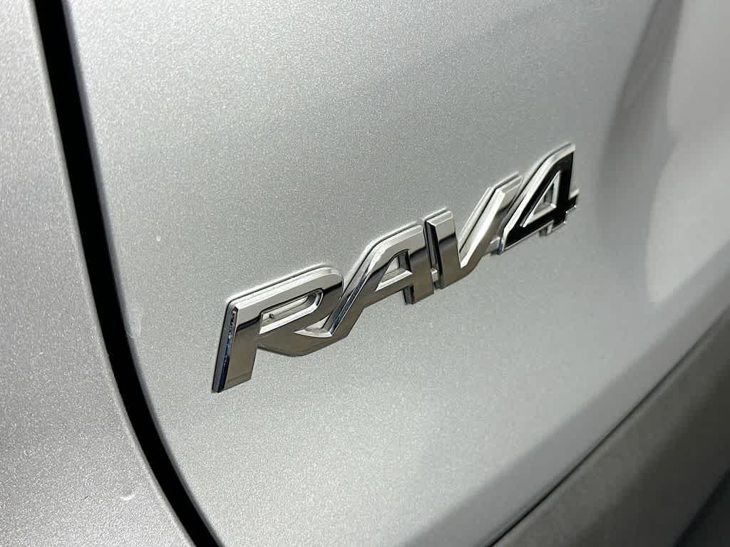 Thumbnail: 2019 Toyota RAV4 - 7