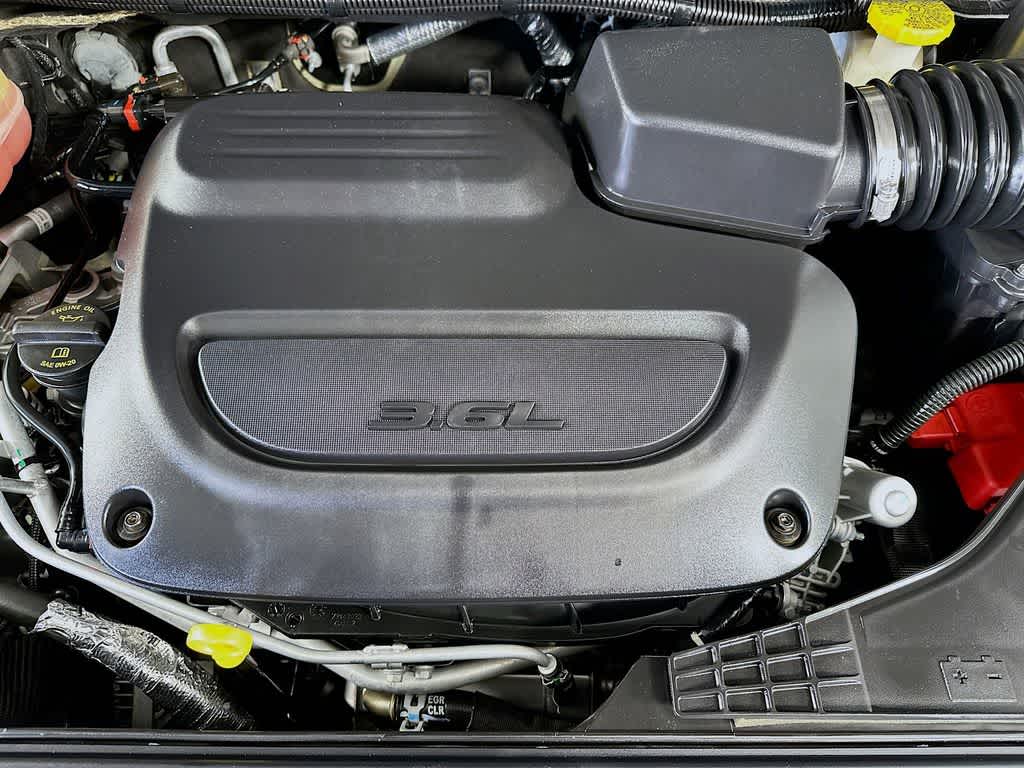 Thumbnail: 2022 Chrysler Pacifica - 9