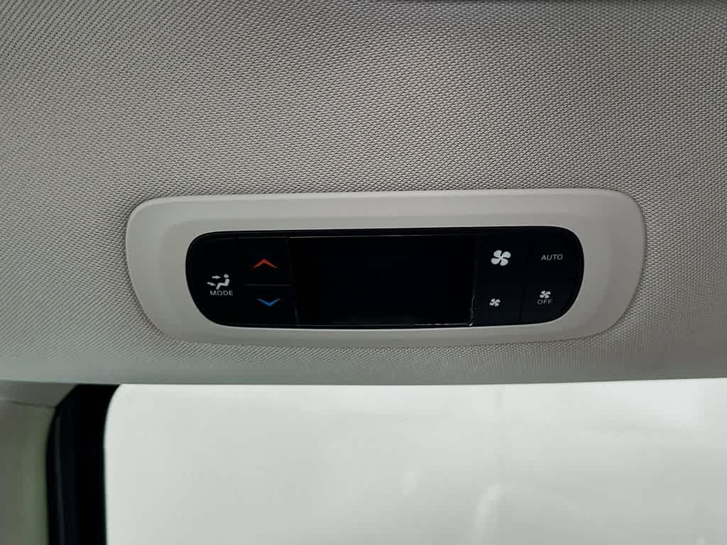 Thumbnail: 2022 Chrysler Pacifica - 12