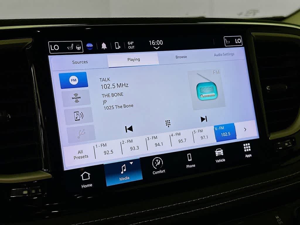 Thumbnail: 2022 Chrysler Pacifica - 17