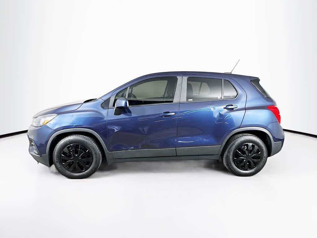 Thumbnail: 2018 Chevrolet Trax - 3