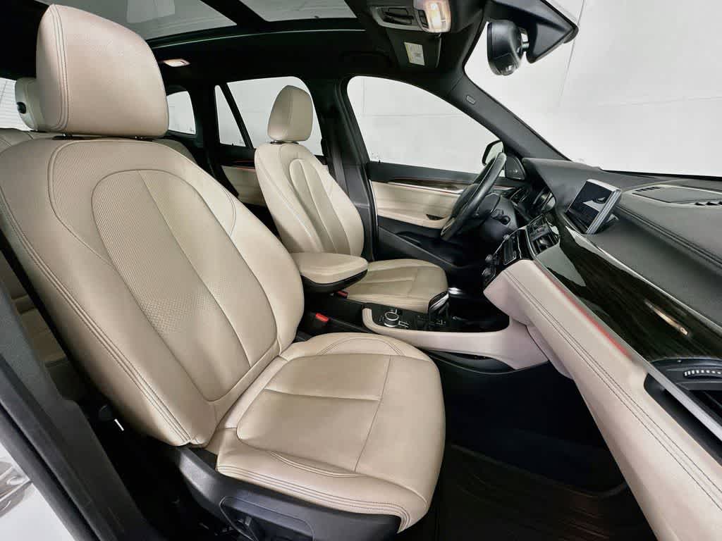 Thumbnail: 2021 BMW X1 - 14