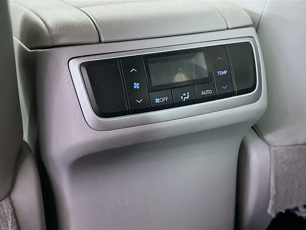 Thumbnail: 2019 Toyota Highlander - 12