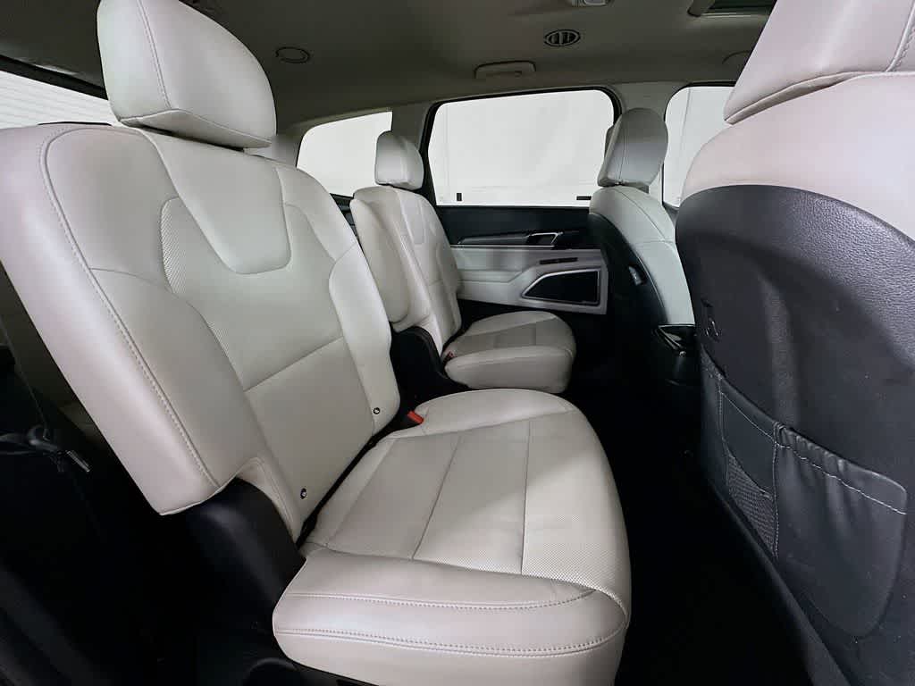 Thumbnail: 2021 Kia Telluride - 32