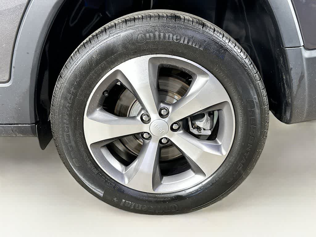 Thumbnail: 2022 Jeep Cherokee - 8