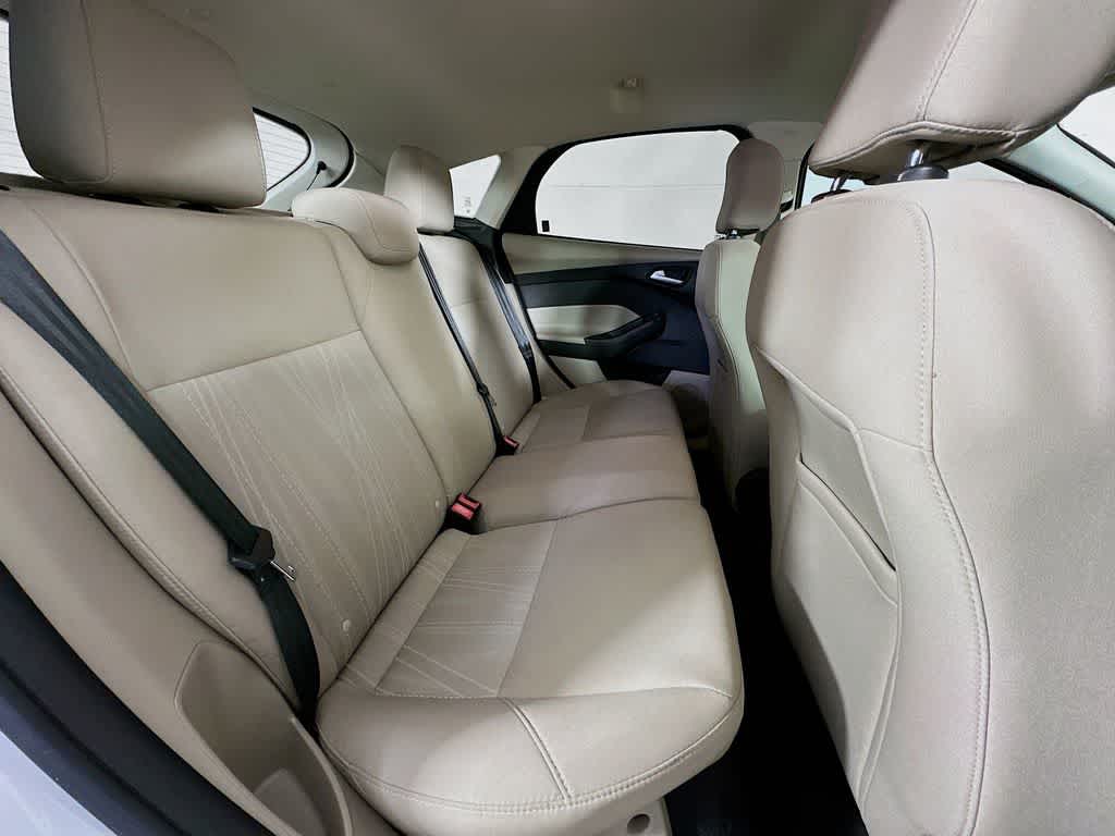 Thumbnail: 2016 Ford Focus - 29