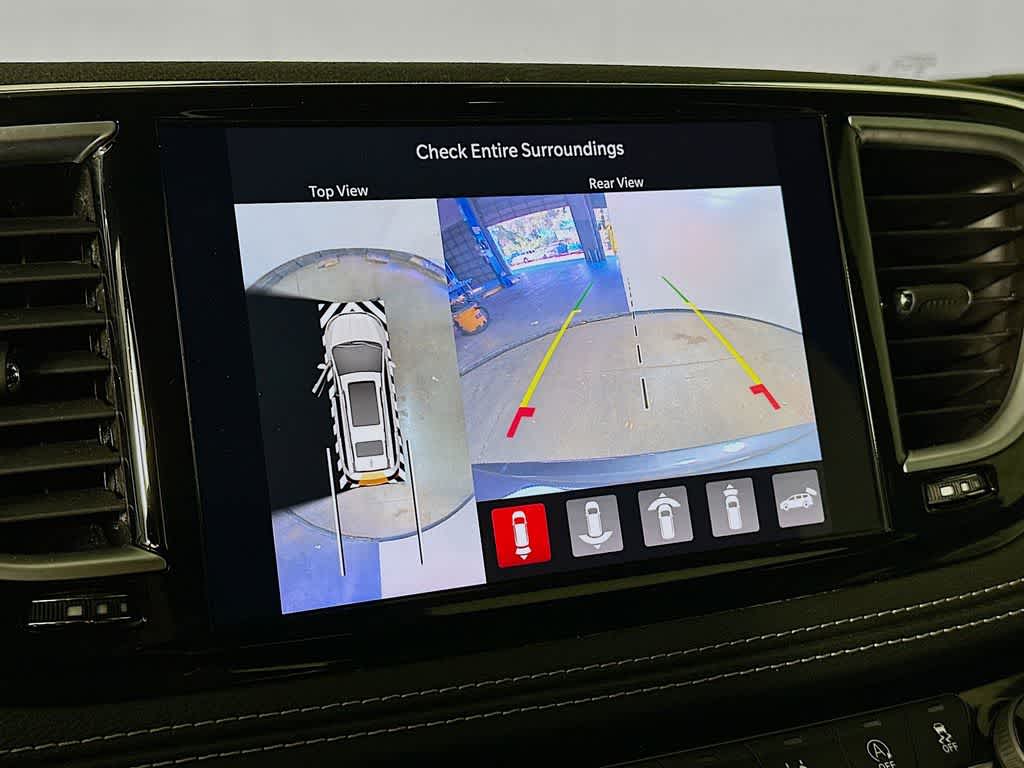 Thumbnail: 2022 Chrysler Pacifica - 28