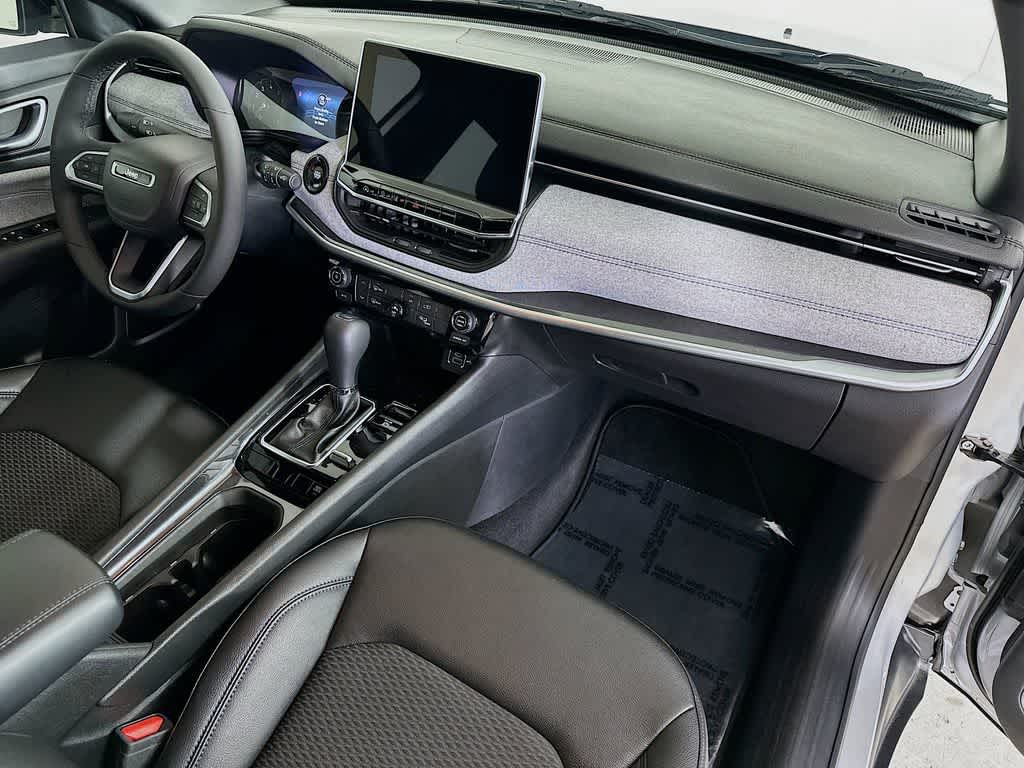 Thumbnail: 2024 Jeep Compass - 32