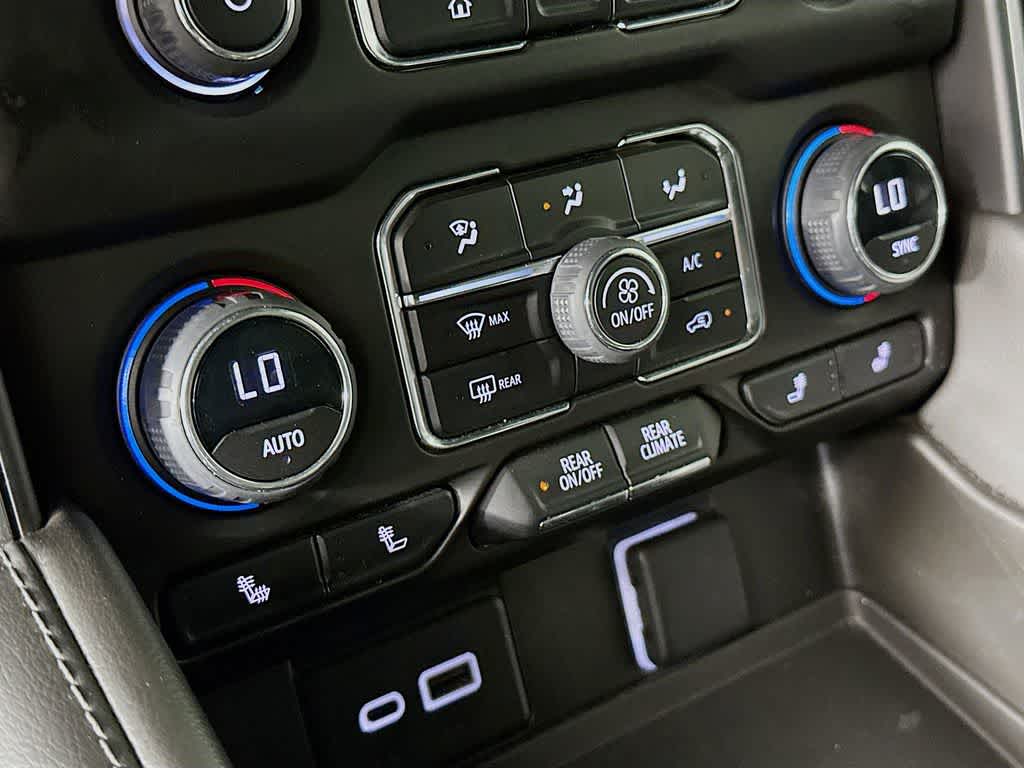 2023 Chevrolet Suburban LT 18
