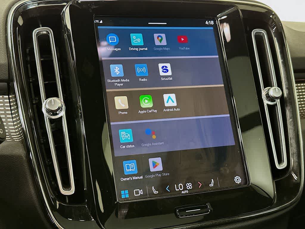 Thumbnail: 2023 Volvo XC40 - 17