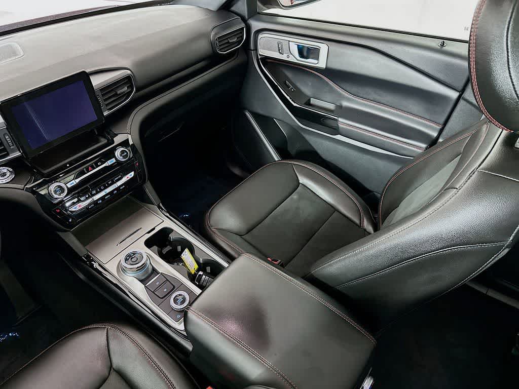 2022 Ford Explorer ST-Line 11