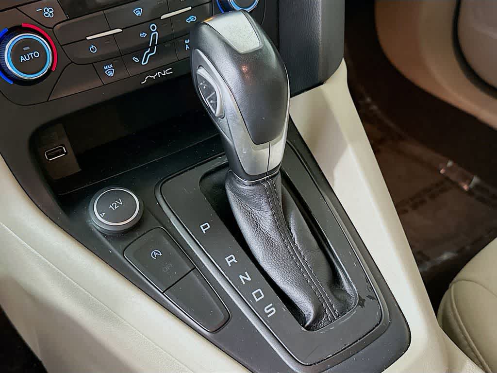 Thumbnail: 2016 Ford Focus - 18