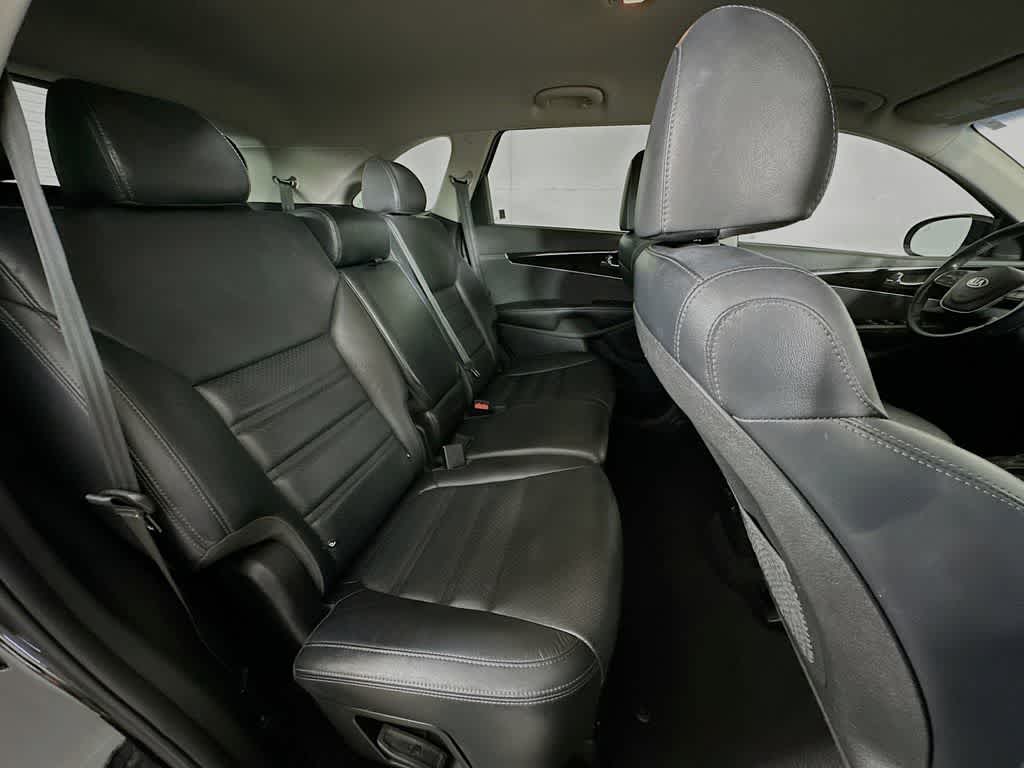 Thumbnail: 2019 Kia Sorento - 32