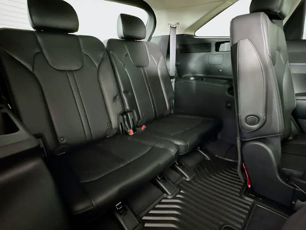 Thumbnail: 2023 Kia Sorento - 33