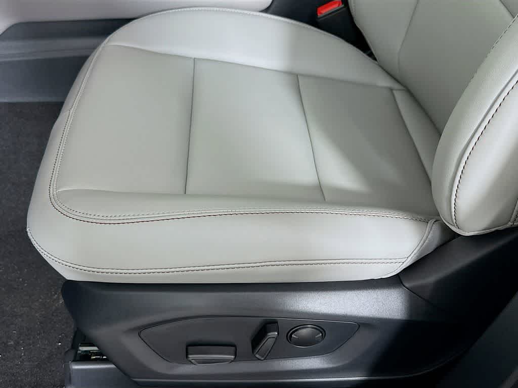 Thumbnail: 2025 Ford Explorer - 30