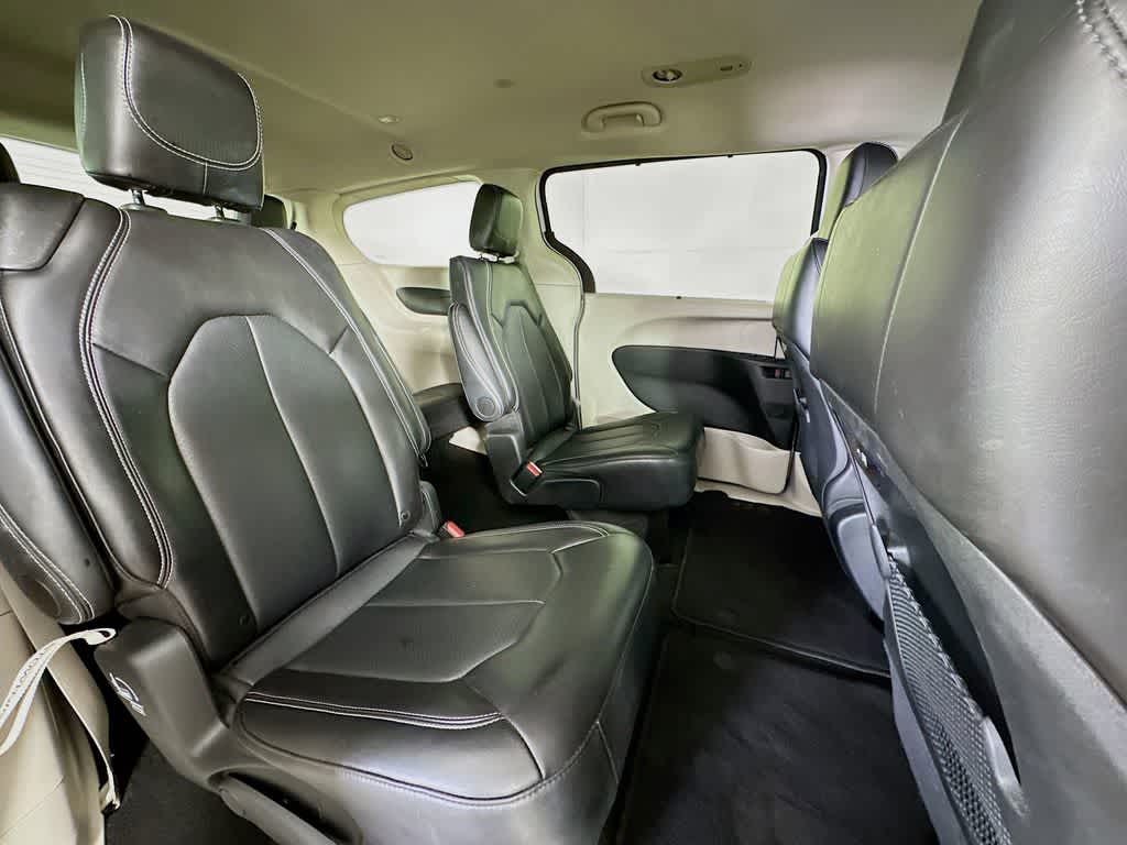 Thumbnail: 2024 Chrysler Pacifica - 32