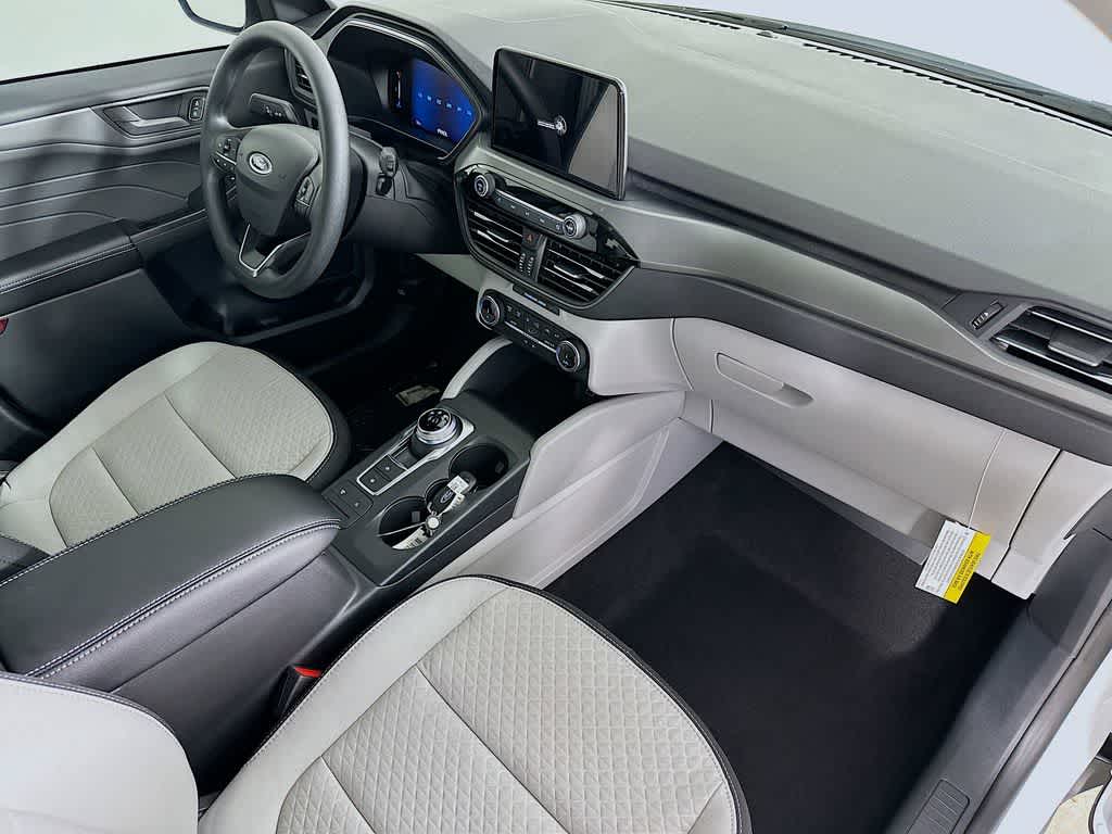 Thumbnail: 2025 Ford Escape - 32